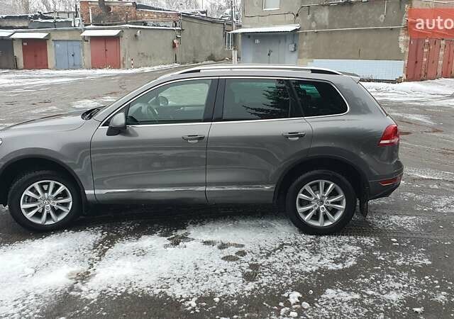 Сірий Фольксваген Туарег, об'ємом двигуна 2.97 л та пробігом 202 тис. км за 21500 $, фото 3 на Automoto.ua