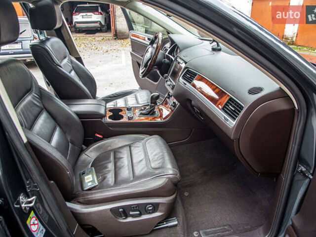 Сірий Фольксваген Туарег, об'ємом двигуна 2.97 л та пробігом 267 тис. км за 21499 $, фото 13 на Automoto.ua