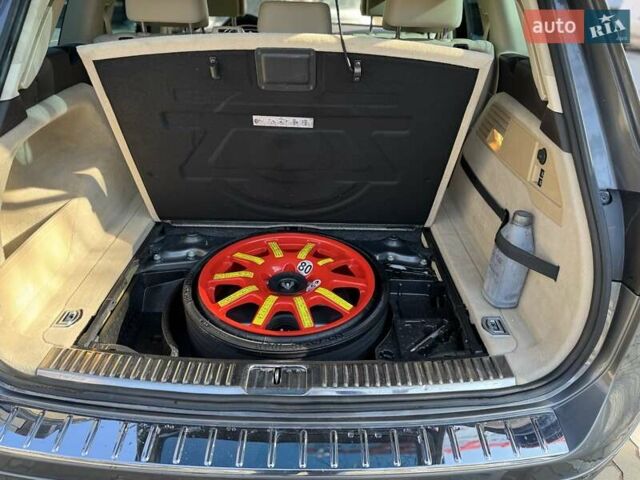 Сірий Фольксваген Туарег, об'ємом двигуна 2.97 л та пробігом 247 тис. км за 19200 $, фото 15 на Automoto.ua