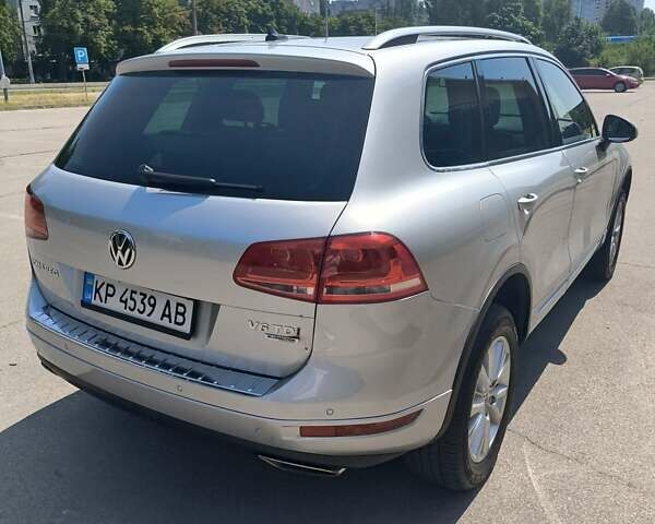 Серый Фольксваген Туарег, объемом двигателя 3 л и пробегом 280 тыс. км за 22500 $, фото 8 на Automoto.ua