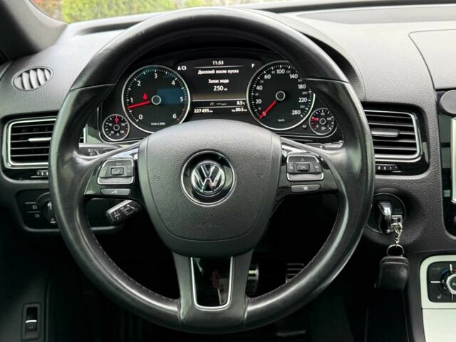 Сірий Фольксваген Туарег, об'ємом двигуна 3 л та пробігом 226 тис. км за 18000 $, фото 18 на Automoto.ua