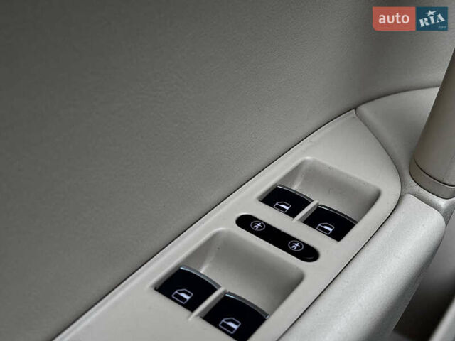 Сірий Фольксваген Туарег, об'ємом двигуна 2.97 л та пробігом 250 тис. км за 21500 $, фото 6 на Automoto.ua