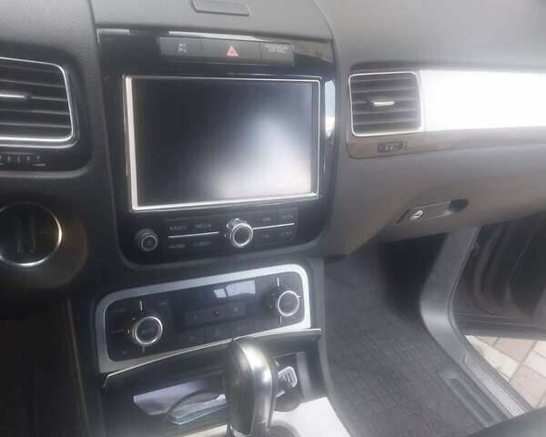 Серый Фольксваген Туарег, объемом двигателя 2.97 л и пробегом 289 тыс. км за 20500 $, фото 8 на Automoto.ua