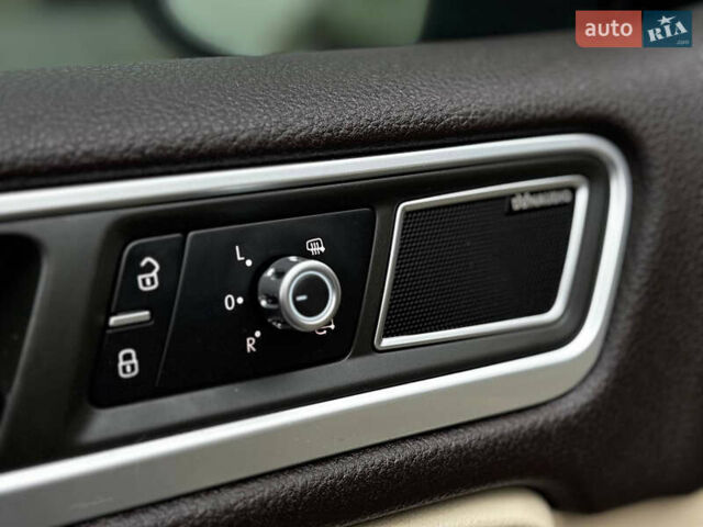 Сірий Фольксваген Туарег, об'ємом двигуна 2.97 л та пробігом 250 тис. км за 21500 $, фото 7 на Automoto.ua