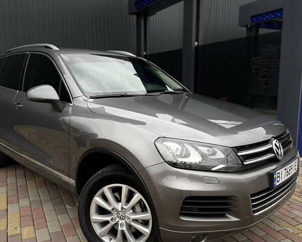 Серый Фольксваген Туарег, объемом двигателя 2.97 л и пробегом 360 тыс. км за 17500 $, фото 16 на Automoto.ua