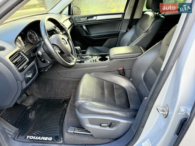 Сірий Фольксваген Туарег, об'ємом двигуна 3.6 л та пробігом 225 тис. км за 12500 $, фото 34 на Automoto.ua