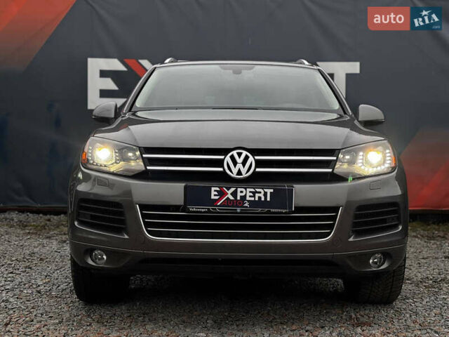 Сірий Фольксваген Туарег, об'ємом двигуна 2.97 л та пробігом 250 тис. км за 21500 $, фото 1 на Automoto.ua