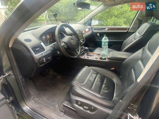 Сірий Фольксваген Туарег, об'ємом двигуна 2.97 л та пробігом 286 тис. км за 18700 $, фото 4 на Automoto.ua