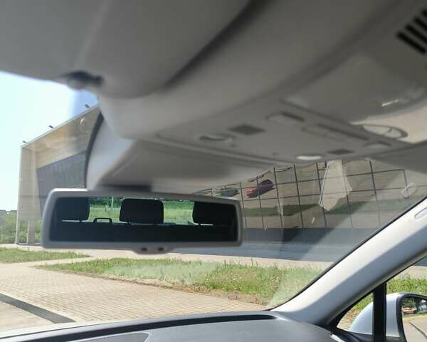 Серый Фольксваген Туарег, объемом двигателя 3 л и пробегом 280 тыс. км за 22500 $, фото 31 на Automoto.ua