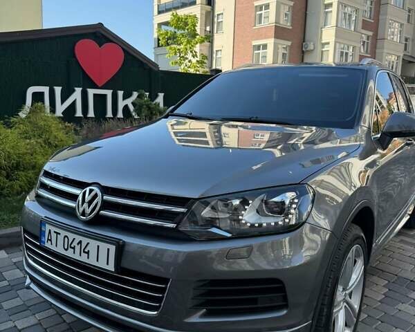 Серый Фольксваген Туарег, объемом двигателя 3 л и пробегом 263 тыс. км за 19800 $, фото 24 на Automoto.ua
