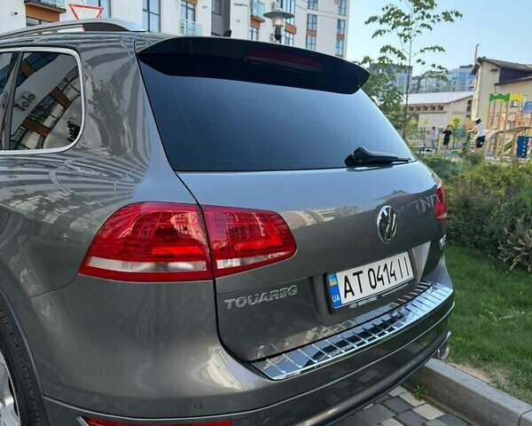 Серый Фольксваген Туарег, объемом двигателя 3 л и пробегом 263 тыс. км за 19800 $, фото 5 на Automoto.ua