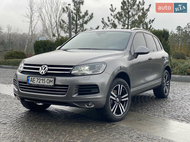 Серый Фольксваген Туарег, объемом двигателя 2.97 л и пробегом 282 тыс. км за 19700 $, фото 1 на Automoto.ua