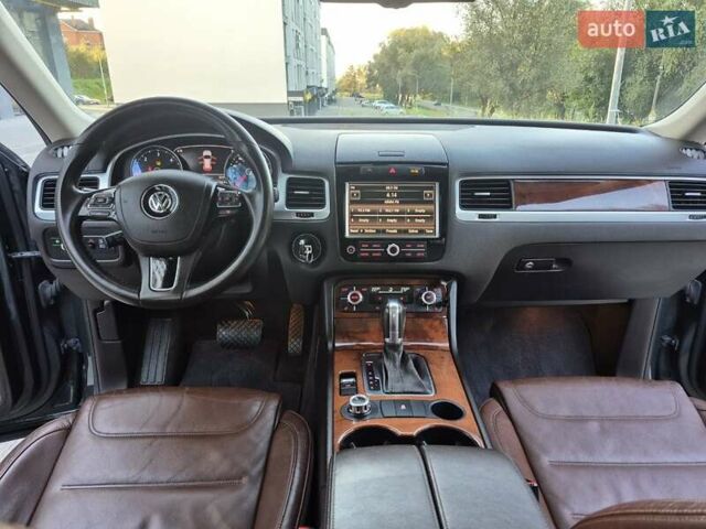 Серый Фольксваген Туарег, объемом двигателя 2.97 л и пробегом 248 тыс. км за 16500 $, фото 32 на Automoto.ua