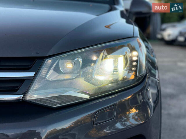 Сірий Фольксваген Туарег, об'ємом двигуна 3 л та пробігом 222 тис. км за 21290 $, фото 1 на Automoto.ua