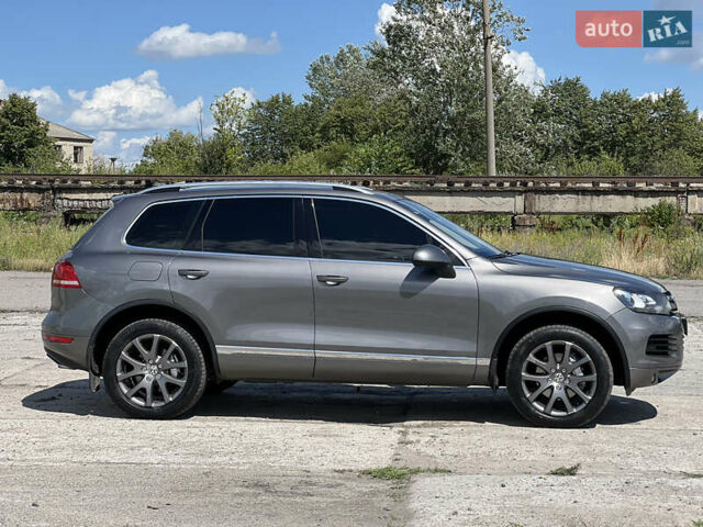 Сірий Фольксваген Туарег, об'ємом двигуна 2.97 л та пробігом 261 тис. км за 19999 $, фото 8 на Automoto.ua