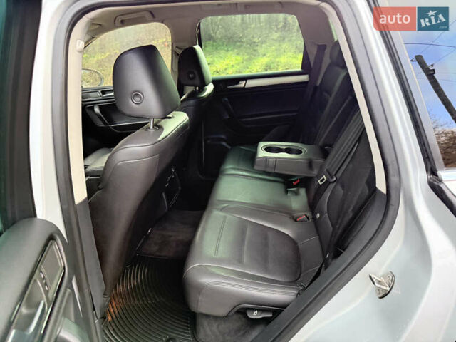 Сірий Фольксваген Туарег, об'ємом двигуна 3.6 л та пробігом 225 тис. км за 12500 $, фото 14 на Automoto.ua