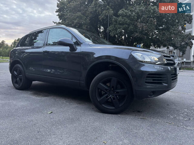 Серый Фольксваген Туарег, объемом двигателя 2.97 л и пробегом 227 тыс. км за 24000 $, фото 14 на Automoto.ua