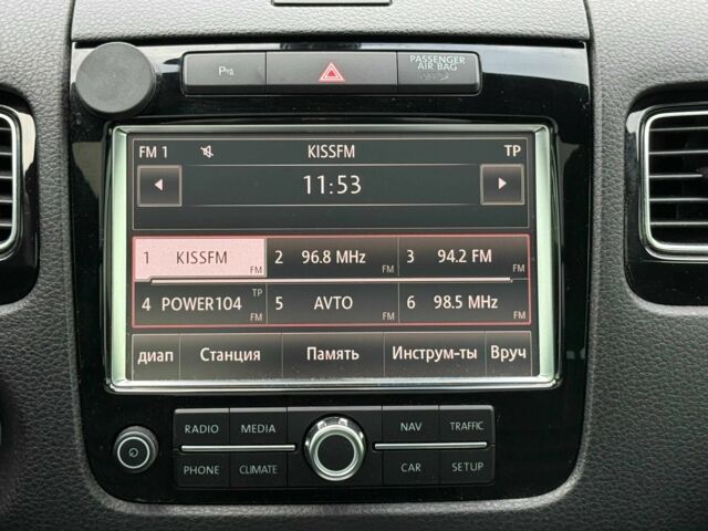 Сірий Фольксваген Туарег, об'ємом двигуна 3 л та пробігом 226 тис. км за 18000 $, фото 19 на Automoto.ua