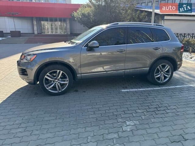 Сірий Фольксваген Туарег, об'ємом двигуна 2.97 л та пробігом 247 тис. км за 19200 $, фото 1 на Automoto.ua