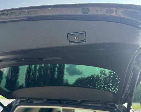 Серый Фольксваген Туарег, объемом двигателя 2.97 л и пробегом 174 тыс. км за 19000 $, фото 11 на Automoto.ua