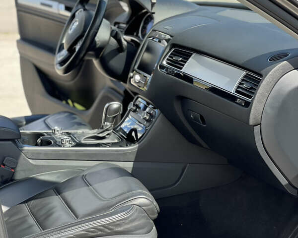 Сірий Фольксваген Туарег, об'ємом двигуна 2.97 л та пробігом 261 тис. км за 19999 $, фото 22 на Automoto.ua