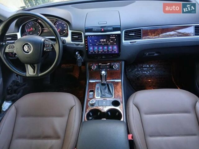 Сірий Фольксваген Туарег, об'ємом двигуна 2.97 л та пробігом 181 тис. км за 18999 $, фото 21 на Automoto.ua