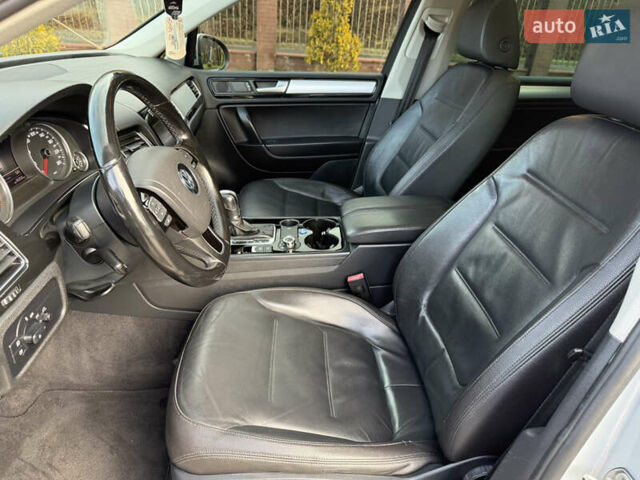 Серый Фольксваген Туарег, объемом двигателя 3 л и пробегом 230 тыс. км за 21900 $, фото 20 на Automoto.ua