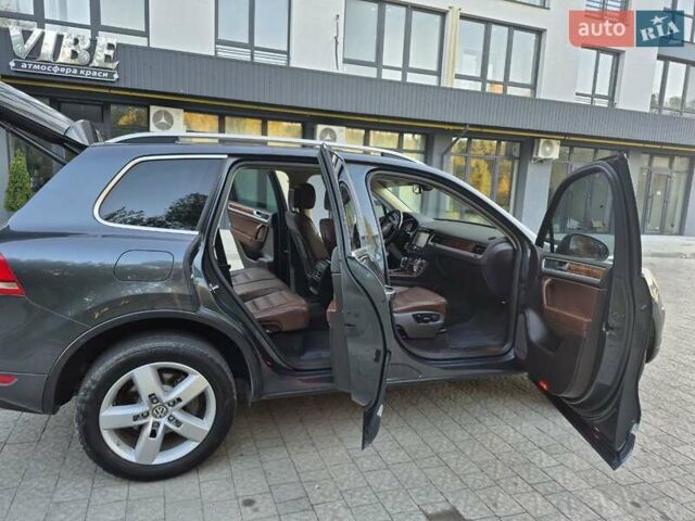 Серый Фольксваген Туарег, объемом двигателя 2.97 л и пробегом 248 тыс. км за 16500 $, фото 40 на Automoto.ua