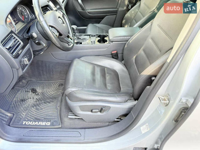 Сірий Фольксваген Туарег, об'ємом двигуна 3.6 л та пробігом 264 тис. км за 13900 $, фото 29 на Automoto.ua