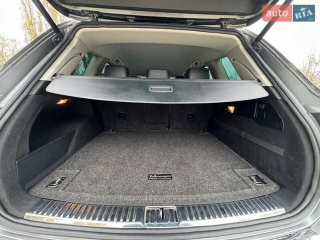 Серый Фольксваген Туарег, объемом двигателя 3 л и пробегом 220 тыс. км за 14900 $, фото 13 на Automoto.ua