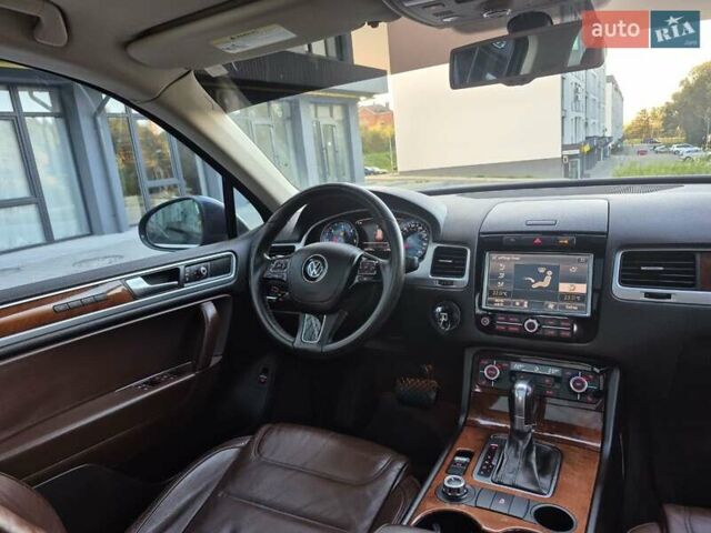 Серый Фольксваген Туарег, объемом двигателя 2.97 л и пробегом 248 тыс. км за 16500 $, фото 22 на Automoto.ua