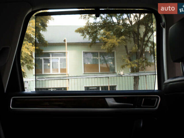 Сірий Фольксваген Туарег, об'ємом двигуна 2.97 л та пробігом 225 тис. км за 18500 $, фото 35 на Automoto.ua