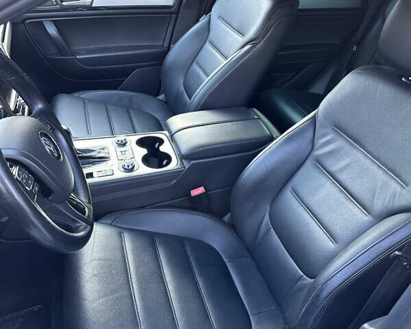 Сірий Фольксваген Туарег, об'ємом двигуна 2.97 л та пробігом 254 тис. км за 21000 $, фото 11 на Automoto.ua