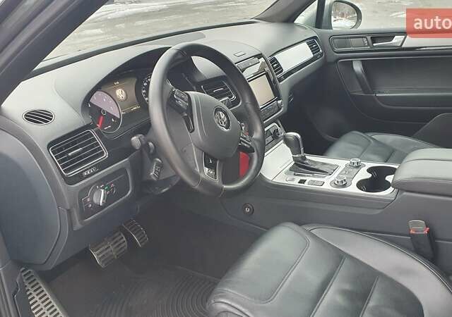 Сірий Фольксваген Туарег, об'ємом двигуна 2.97 л та пробігом 202 тис. км за 21500 $, фото 8 на Automoto.ua