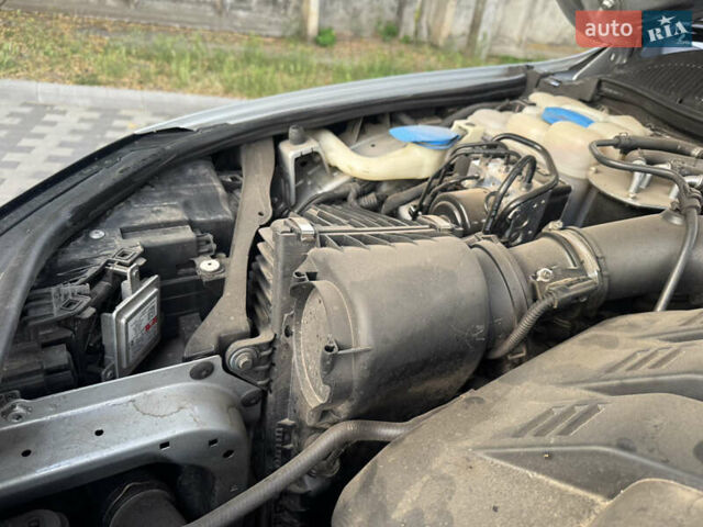 Серый Фольксваген Туарег, объемом двигателя 2.97 л и пробегом 340 тыс. км за 15900 $, фото 34 на Automoto.ua