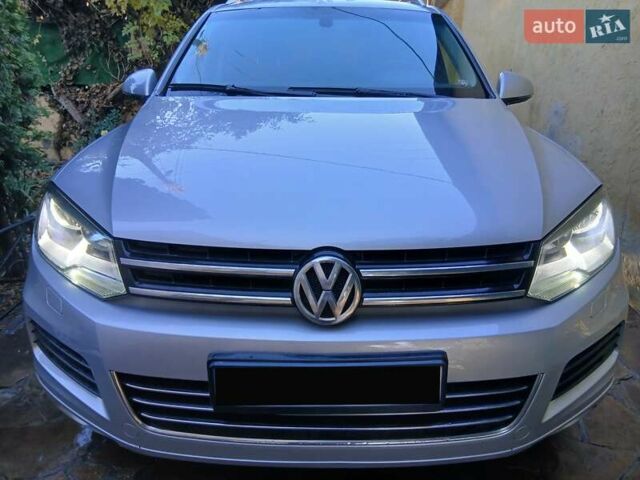 Сірий Фольксваген Туарег, об'ємом двигуна 2.97 л та пробігом 181 тис. км за 18999 $, фото 12 на Automoto.ua