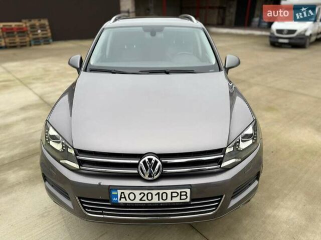 Серый Фольксваген Туарег, объемом двигателя 2.97 л и пробегом 352 тыс. км за 16300 $, фото 8 на Automoto.ua