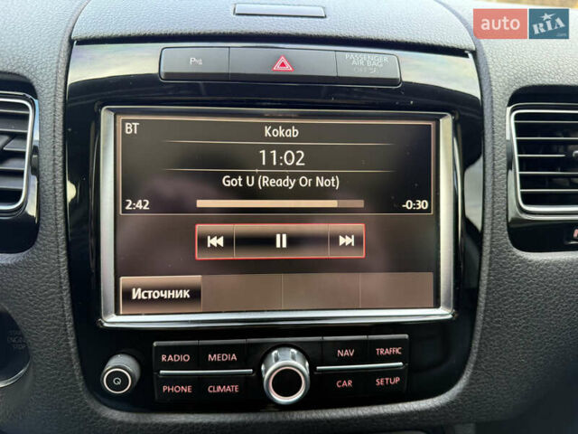 Серый Фольксваген Туарег, объемом двигателя 3 л и пробегом 230 тыс. км за 21900 $, фото 24 на Automoto.ua