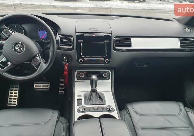 Сірий Фольксваген Туарег, об'ємом двигуна 2.97 л та пробігом 202 тис. км за 21500 $, фото 7 на Automoto.ua