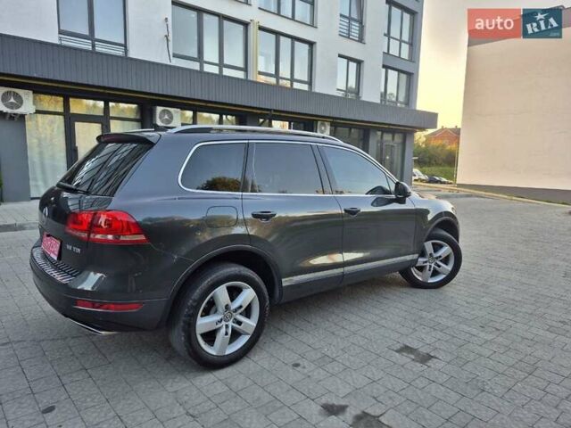 Серый Фольксваген Туарег, объемом двигателя 2.97 л и пробегом 248 тыс. км за 16500 $, фото 45 на Automoto.ua