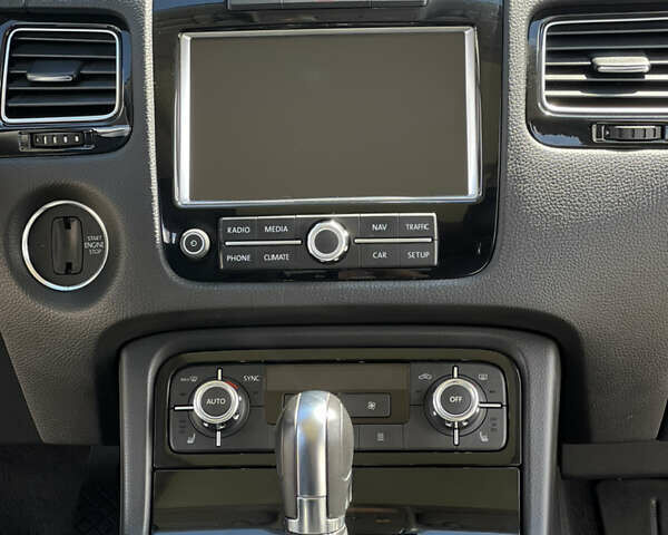 Сірий Фольксваген Туарег, об'ємом двигуна 2.97 л та пробігом 261 тис. км за 19999 $, фото 30 на Automoto.ua