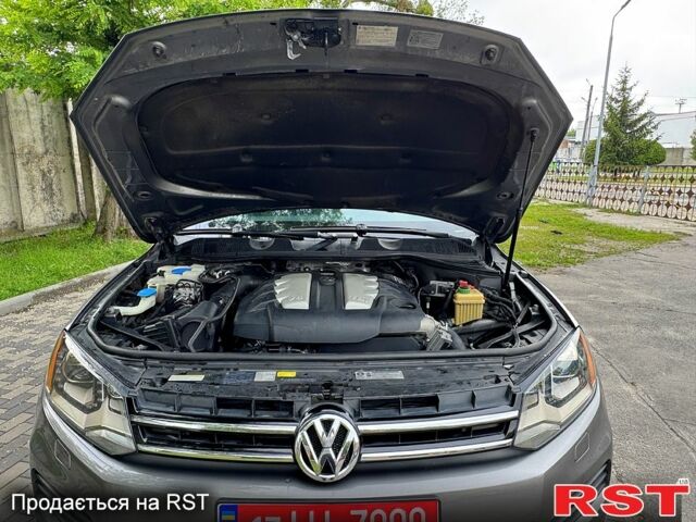Сірий Фольксваген Туарег, об'ємом двигуна 3 л та пробігом 215 тис. км за 17500 $, фото 7 на Automoto.ua