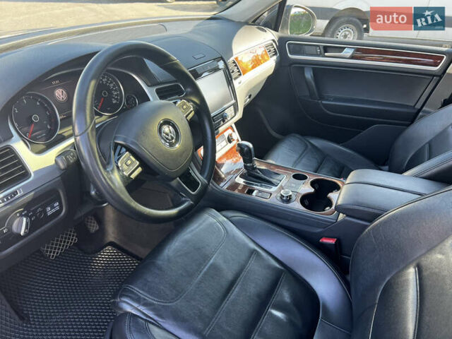 Сірий Фольксваген Туарег, об'ємом двигуна 3 л та пробігом 290 тис. км за 16300 $, фото 8 на Automoto.ua