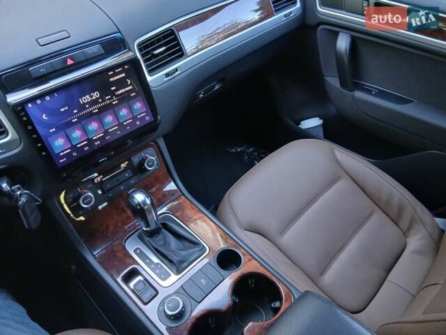 Сірий Фольксваген Туарег, об'ємом двигуна 2.97 л та пробігом 181 тис. км за 18999 $, фото 20 на Automoto.ua