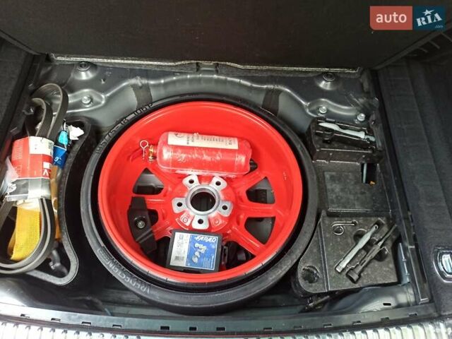 Серый Фольксваген Туарег, объемом двигателя 3.6 л и пробегом 179 тыс. км за 19000 $, фото 21 на Automoto.ua