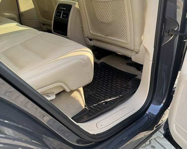 Серый Фольксваген Туарег, объемом двигателя 2.97 л и пробегом 174 тыс. км за 19000 $, фото 13 на Automoto.ua