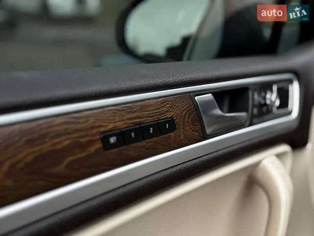 Сірий Фольксваген Туарег, об'ємом двигуна 2.97 л та пробігом 250 тис. км за 21500 $, фото 5 на Automoto.ua