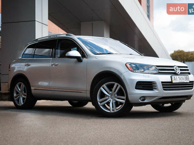 Сірий Фольксваген Туарег, об'ємом двигуна 2.97 л та пробігом 225 тис. км за 18500 $, фото 2 на Automoto.ua