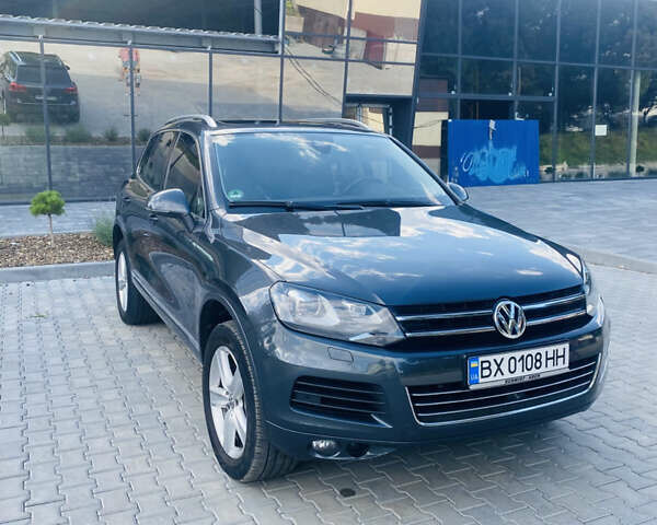 Сірий Фольксваген Туарег, об'ємом двигуна 2.97 л та пробігом 267 тис. км за 21499 $, фото 2 на Automoto.ua