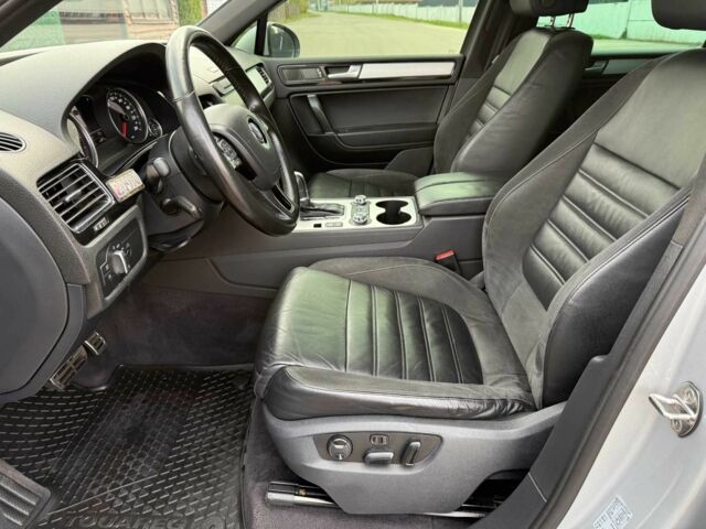 Сірий Фольксваген Туарег, об'ємом двигуна 3 л та пробігом 226 тис. км за 18000 $, фото 12 на Automoto.ua